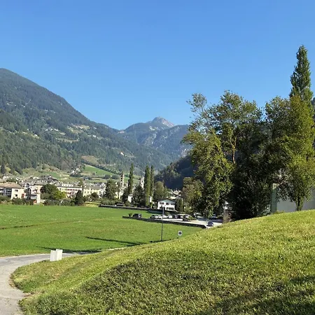 Schoene, Sonnige Parterrewohung 3 Zi. Mit Garten Poschiavo