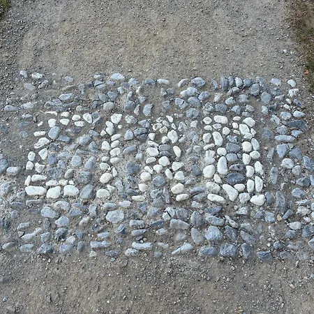 Schoene, Sonnige Parterrewohung 3 Zi. Mit Garten * Poschiavo