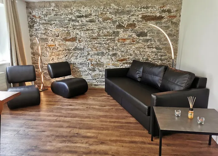 Schoene, Sonnige Parterrewohung 3 Zi. Mit Garten Apartmán Poschiavo