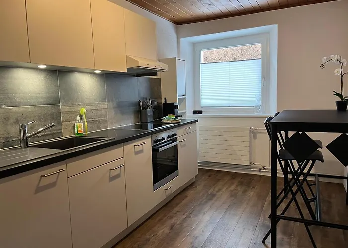 Schoene, Sonnige Parterrewohung 3 Zi. Mit Garten Apartmán Poschiavo