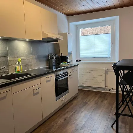 Schoene, Sonnige Parterrewohung 3 Zi. Mit Garten Apartment Poschiavo